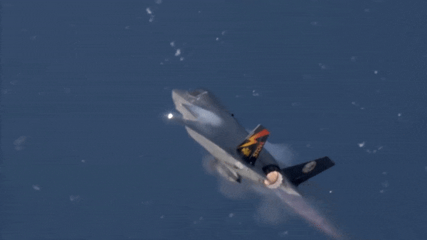 F-35 Mỹ sẽ tăng số tên lửa trong khoang lên 6 quả