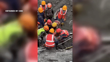'Phép màu' trong đường hầm ngập nước ở Nepal