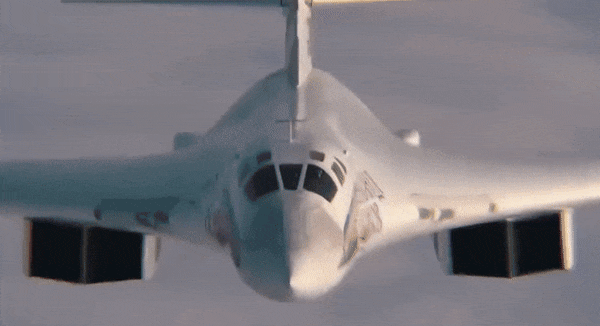 Tu-160: Vì sao một chiếc máy bay khổng lồ lại có thể bay siêu âm?