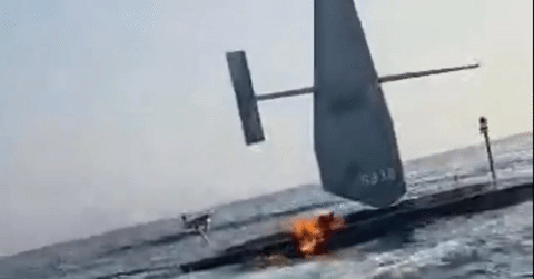 Iran phá hủy thuyền do thám không người lái của Mỹ ở eo biển Hormuz