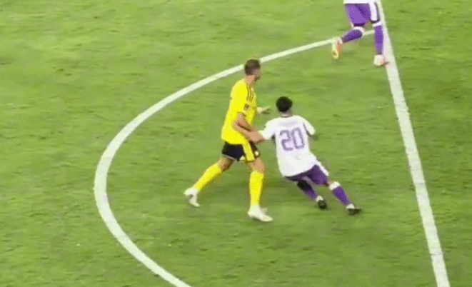 Khoảnh khắc xấu xí của Ronaldo trong trận thua 0-4