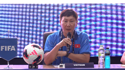 HLV Kim Sang-sik: 'Tuyển Việt Nam xem FIFA ASEAN Cup là thử thách mới'