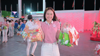 Trung thu đáng nhớ nhất với 53 cô gái Hoa hậu Việt Nam
