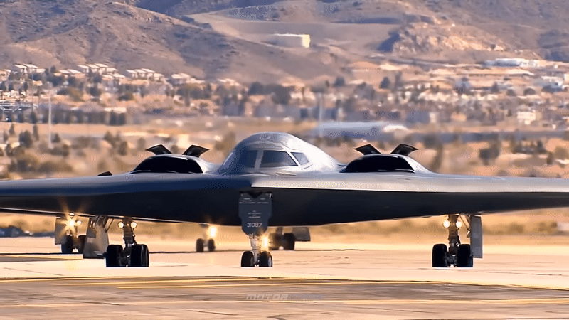 B-2 ở Iraq: Khi oanh tạc cơ tàng hình mang hàng chục tấn bom