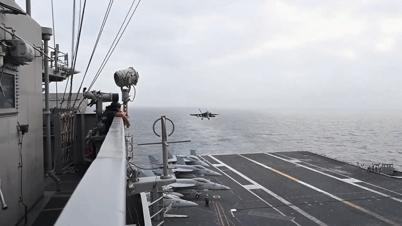 Sức mạnh tàu sân bay hạt nhân USS Theodore Roosevelt của Mỹ đang tiến về phía Iran