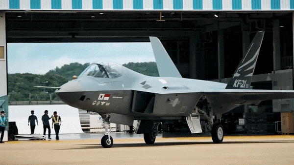 KF-21 chính thức bước vào sản xuất hàng loạt: Hàn Quốc đã làm được điều gì?