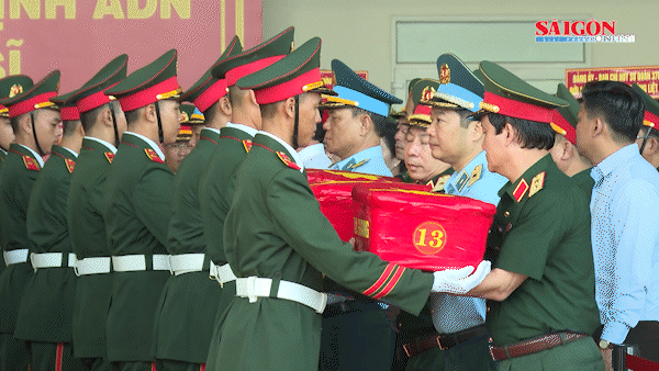 Vận chuyển hơn 15.000 mẫu hài cốt liệt sĩ từ Cần Thơ ra Hà Nội giám định ADN
