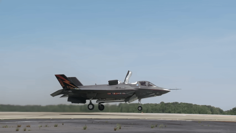 Thủy qu&acirc;n lục chiến Mỹ đưa phi đội F-35B v&agrave;o hoạt động sau 52 năm sử dụng Harrier