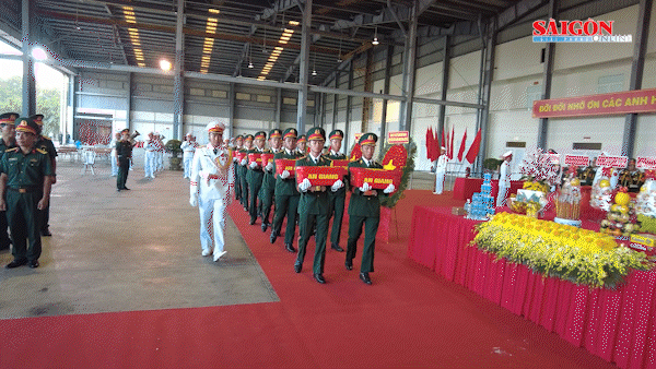 Từ Cần Thơ, hơn 8.400 mẫu h&agrave;i cốt liệt sĩ được vận chuyển đến H&agrave; Nội gi&aacute;m định ADN