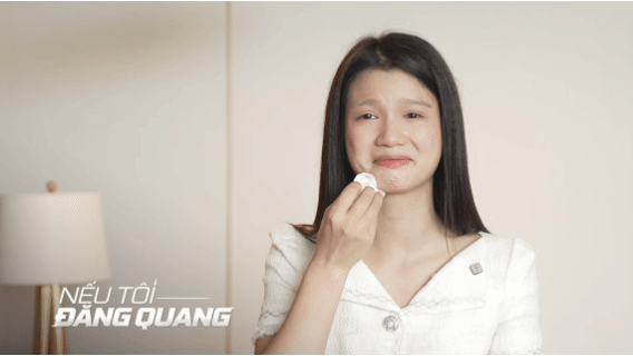 C&ocirc; g&aacute;i 19 tuổi ở Hoa hậu Việt Nam: 'T&ocirc;i sợ đ&aacute;m đ&ocirc;ng nhưng giờ đ&atilde; tự tin trước ống k&iacute;nh'