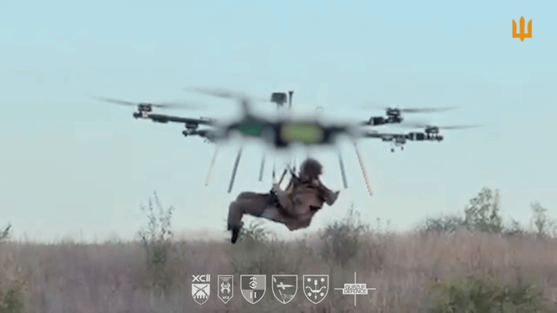 Ukraine lần đầu d&ugrave;ng UAV đưa thương binh khỏi tiền tuyến