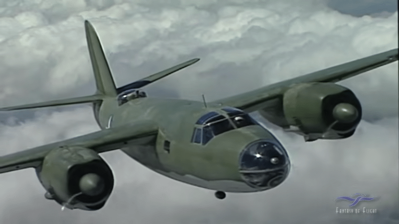 Oanh tạc cơ B-26 Marauder mang được bao nhiêu bom?