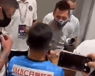 'Messi Thái' Chanathip vào thẳng phòng thay đồ PSG để gặp Messi 'xịn'