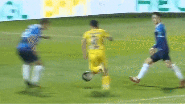 Văn Thuận: Minh Vương thừa nhận chưa chạm ai trong quả penalty