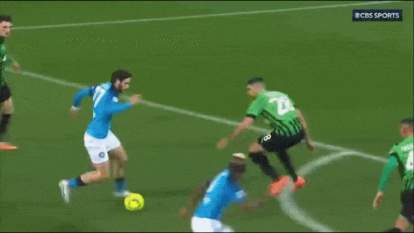 Sassuolo vs Napoli 0-2: Kvaratskhelia tỉa bóng tinh tế, Victor Osimhen ấn định chiến thắng, VAR từ chối bàn thắng của Lauriente, Simeone