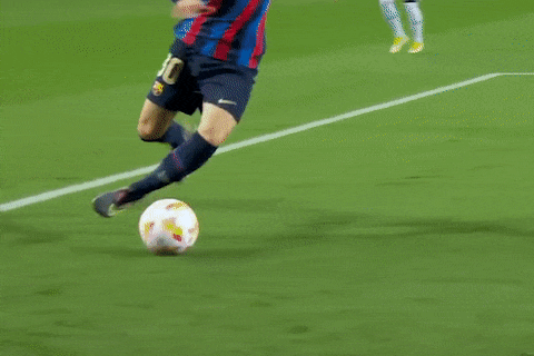 Pha bóng gây tranh cãi ở trận Barca 0-4 Real