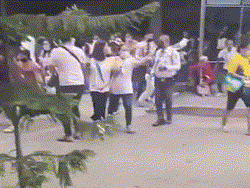 Động đất 7,6 độ gần Philippines: Cảnh báo sóng thần, người dân hoảng hốt chạy