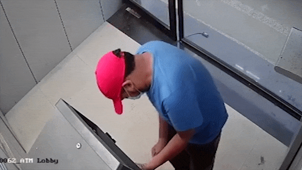 'Quái chiêu' của tên trộm rút tiền ở máy ATM