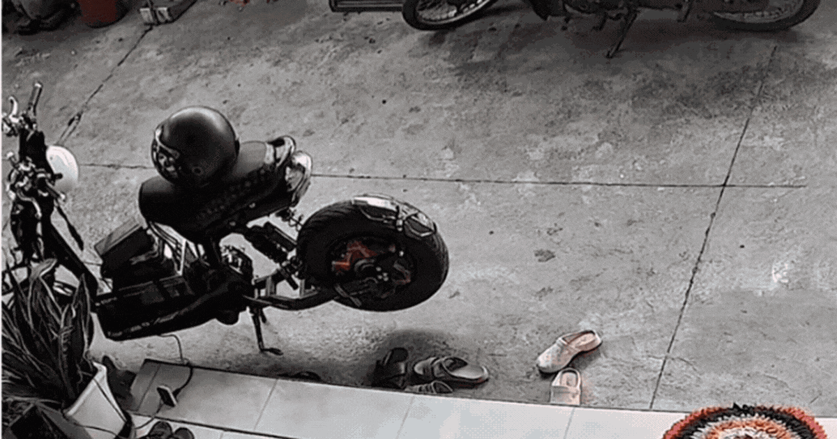 Từ video xe điện bốc cháy dữ dội, Cục CSGT cảnh báo về nguy cơ khi độ pin, ắc quy