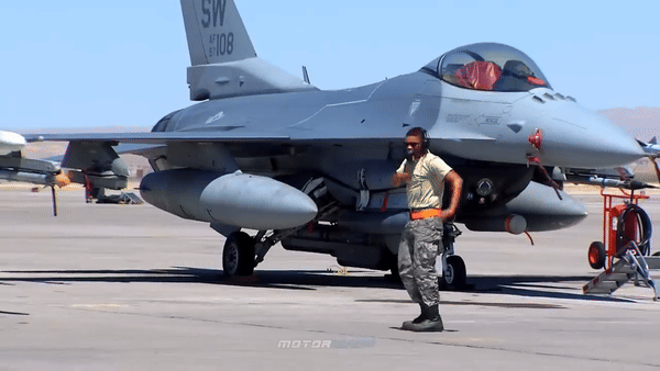 Mỹ điều máy bay tiêm kích F-16CJ Wild Weasel tới Trung Đông, tăng sức ép lên lưới phòng không Iran