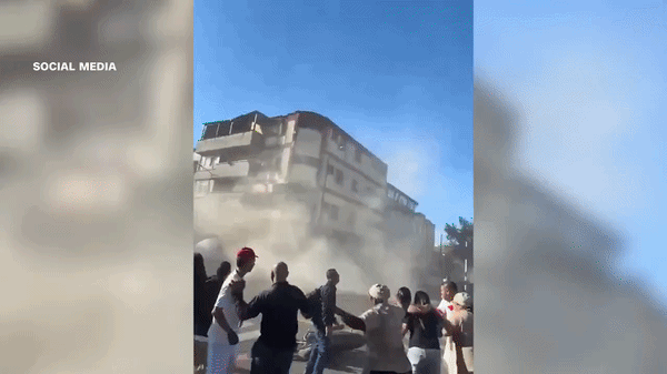 Khoảnh khắc động đất 7,4 độ đánh sập hạ tầng, người dân la hét