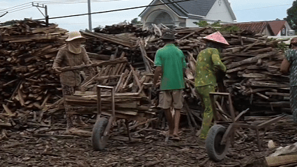 Độc đáo lò lu vượt mốc trăm tuổi ở TPHCM