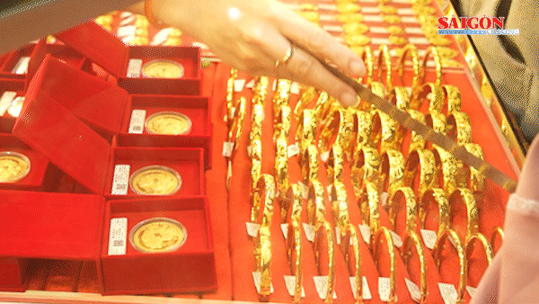 Sáng 21-8, giá vàng trong nước tăng, thu hẹp chênh lệch với thế giới