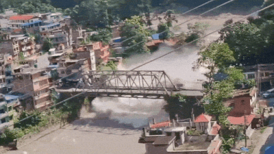 Vì sao sông băng tan chảy có thể gây thảm họa ở Nepal?