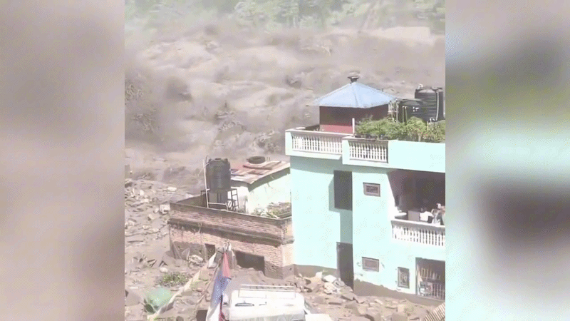 Nepal: Sống sót thần kỳ nhờ ngôi nhà vững chãi giữa trận lũ quét kinh hoàng