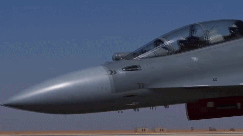 Tiêm kích J-16 Trung Quốc 'đấu tay đôi' với Rafale Ai Cập trong tập trận