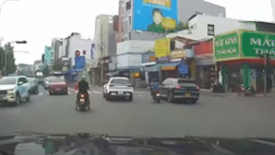 Công an làm việc với tài xế xe ô tô ép ngã xe máy