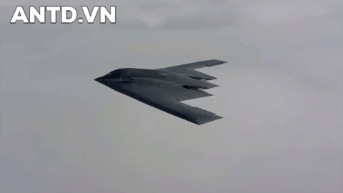  Được phát triển bởi tập đoàn Northrop Grumman, một trong những tập đoàn sản xuất vũ khí hàng đầu thế giới. 