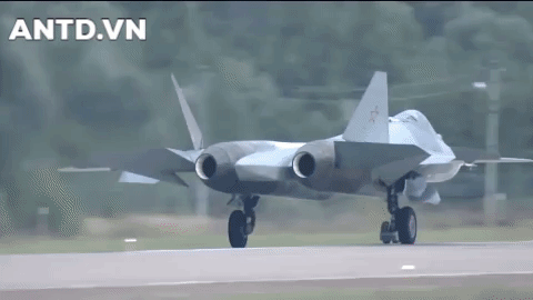 "Hợp đồng bàn giao 76 tiêm kích Su-57 cho ba trung đoàn thuộc lực lượng Không quân Vũ trụ Nga đang được tiến hành theo đúng tiến độ", Phó thủ tướng Nga Yury Borisov hôm nay cho biết, sau khi dòng tiêm kích tàng hình này vượt qua đợt thử nghiệm cấp nhà nước.