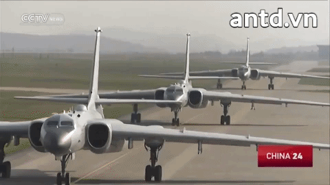 Mỗi chiếc H-6 phiên bản mới chỉ có thể mang theo 9 tấn vũ khí các loại với tầm bay tác chiến 1.800km và đạt tốc độ hành trình 750km/h