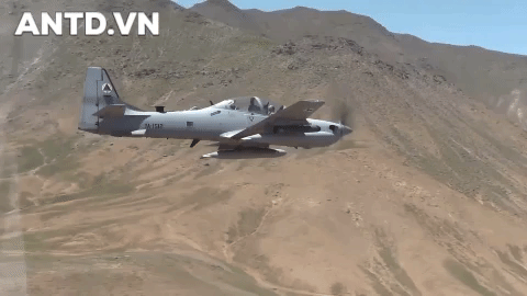 Lúc này những chiếc cường kích A-29 Super Tucano và AC-208B mang theo những tên lửa không đối đất AGM-114 Hellfire tấn công để ứng cứu. Với sức công phá mạnh mẽ, tên lửa AGM-114 Hellfire đã giải vây thành công trong một số trận chiến.