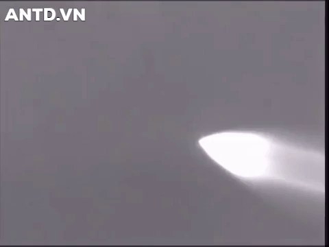 Một hệ thống THAAD có thể mang đồng thời 32 đạn tên lửa và có thể bắn loạt 16 tên lửa để tiêu diệt các mục tiêu cùng một lúc.