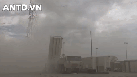 THAAD được thiết kế vào năm 1987 và chính thức đi vào biên chế năm 2008. Chúng hiện là nòng cốt trong lưới lửa phòng không tầm xa của Mỹ.