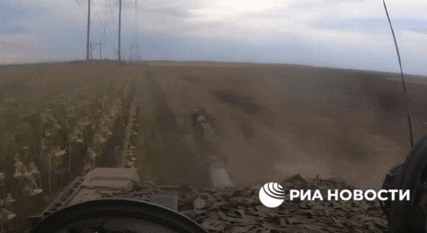 "Quanh các khu dân cư gần nơi diễn ra giao tranh có thi thể của các phần tử dân tộc chủ nghĩa Ukraine bị đồng đội bỏ lại", nhà thầu quân sự Wagner nói.