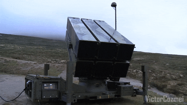 Quá trình phát triển NASAMS bắt nguồn từ chương trình nghiên cứu "Hawk Study" được Na Uy tiến hành trong thập niên 1990, nhằm so sánh hiệu quả hệ thống phòng không Roland II của Đức với tổ hợp MIM-23 Hawk do Mỹ chế tạo.