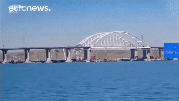 Cây cầu được khánh thành năm 2018, khoảng 4 năm sau khi Crimea sáp nhập Nga, và trở thành cây cầu dài nhất châu Âu.