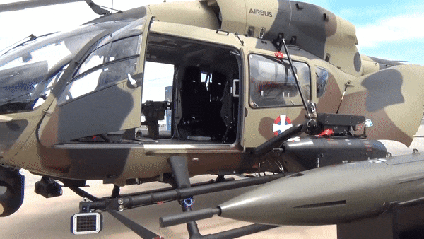 H-145M cũng được trang bị hệ thống lái tự động 4 kênh, có thể hoạt động độc lập mà không cần sự can thiệp từ phi công.