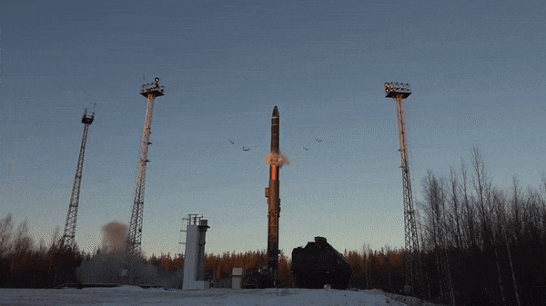 Vì vậy, các hệ thống phòng thủ tên lửa của đối phương sẽ gặp nhiều khó khăn trong việc ngăn chặn RS-24 Yars tấn công mục tiêu.