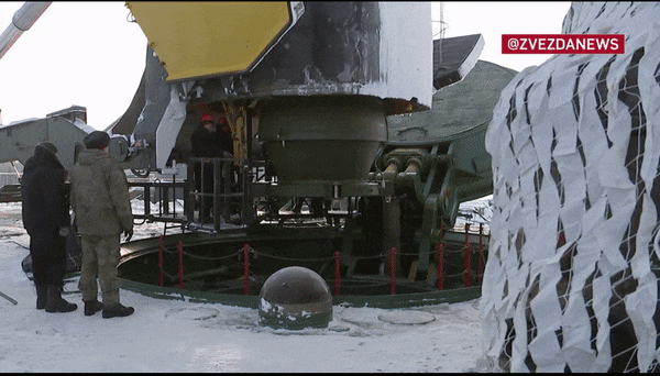 RS-24 Yars có chiều dài 20,9 m, đường kính 2 m, trọng lượng phóng lên tới 49 tấn.