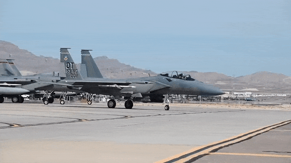 Vào ngày 07/04/2021 chiến đấu cơ F-15EX chính thức được mang tên Eagle 2 (Đại bàng 2).