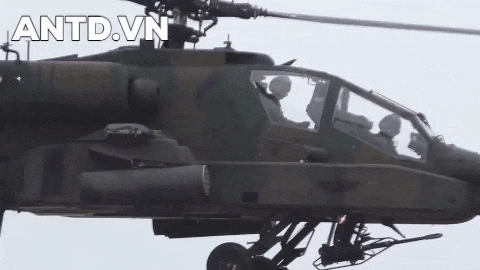 "Trong lúc trở về căn cứ sau chuyến huấn luyện, hai trực thăng tấn công AH-64 Apache thuộc Tiểu đoàn công kích số 1, Trung đoàn không quân lục quân số 25 đã bị rơi tại bang Alaska", Sư đoàn không vận số 11 lục quân Mỹ cho biết hôm 27/4.