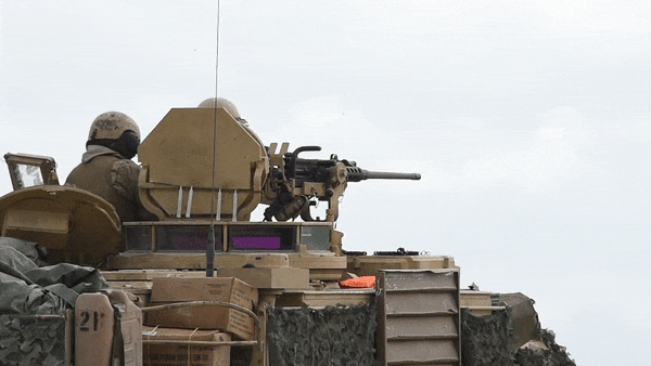 Trong bảng xếp hạng xe tăng, M1A2 Abrams ra đời vào năm 1992 luôn nằm trong top những chiếc xe tăng mạnh nhất hành tinh