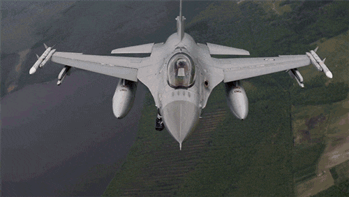Trung bình tuổi thọ khung thân của F-16 là 8.000 giờ bay, và trải qua đại tu chúng có thể lên tới 12.000 giờ bay, trong khi đó máy bay Su-30/35 của Nga có tuổi thọ khung thân là 3.000 giờ bay và khi đại tu chúng cũng chỉ có thể bay thêm 1.000 giờ bay nữa mà thôi.