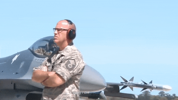 Tính chung đến nay đã có hơn 4.000 chiếc F-16 được chế tạo. Mặc dù từ năm 2000 Không quân Mỹ không đặt hàng, song tiêm kích F-16 vẫn được sản xuất để xuất khẩu.