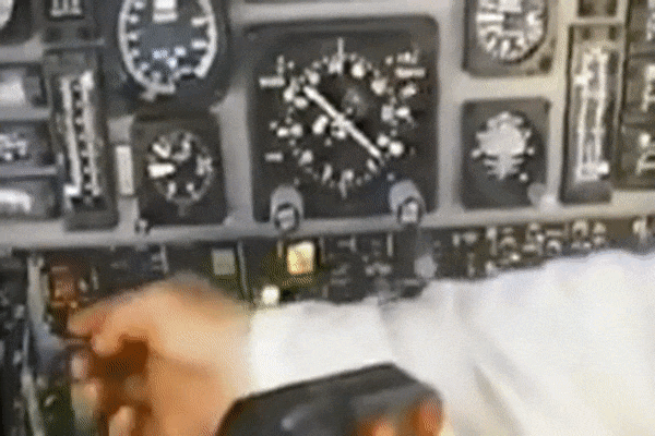Điều này giúp cho chiếc AH-56 đạt tốc độ tối đa 407km/h, phá vỡ giới hạn tốc độ tối đa của trực thăng nói chung và trực thăng chiến đấu nói riêng (đạt tầm 250-320km/h).