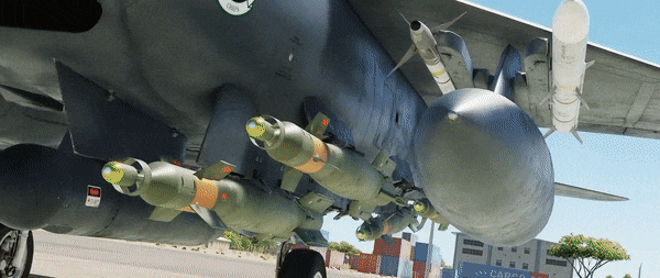 Và kết quả là F-15E ra đời, nhanh chóng chứng minh năng lực qua thực chiến khiến nhiều quốc gia đặt mua: Israel, Singapore, Hàn Quốc, Saudi Arabia...